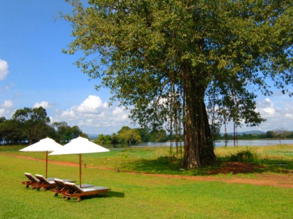 The Lake Hotel Polonnaruwa Exterior photo